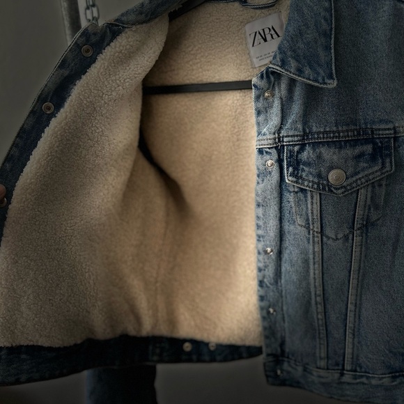 C Zara fleece lined Sherpa denim jacket cropped size xs EUC worn once af3 - Picture 8 of 11